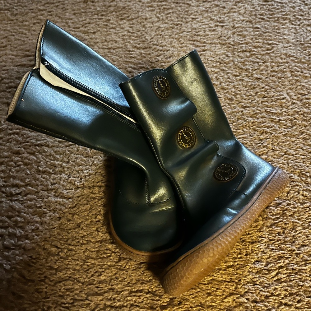 Stylish Black Leather Women's Boots